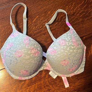 Victoria’s Secret PINK Padded Bra 32DD Brand New
